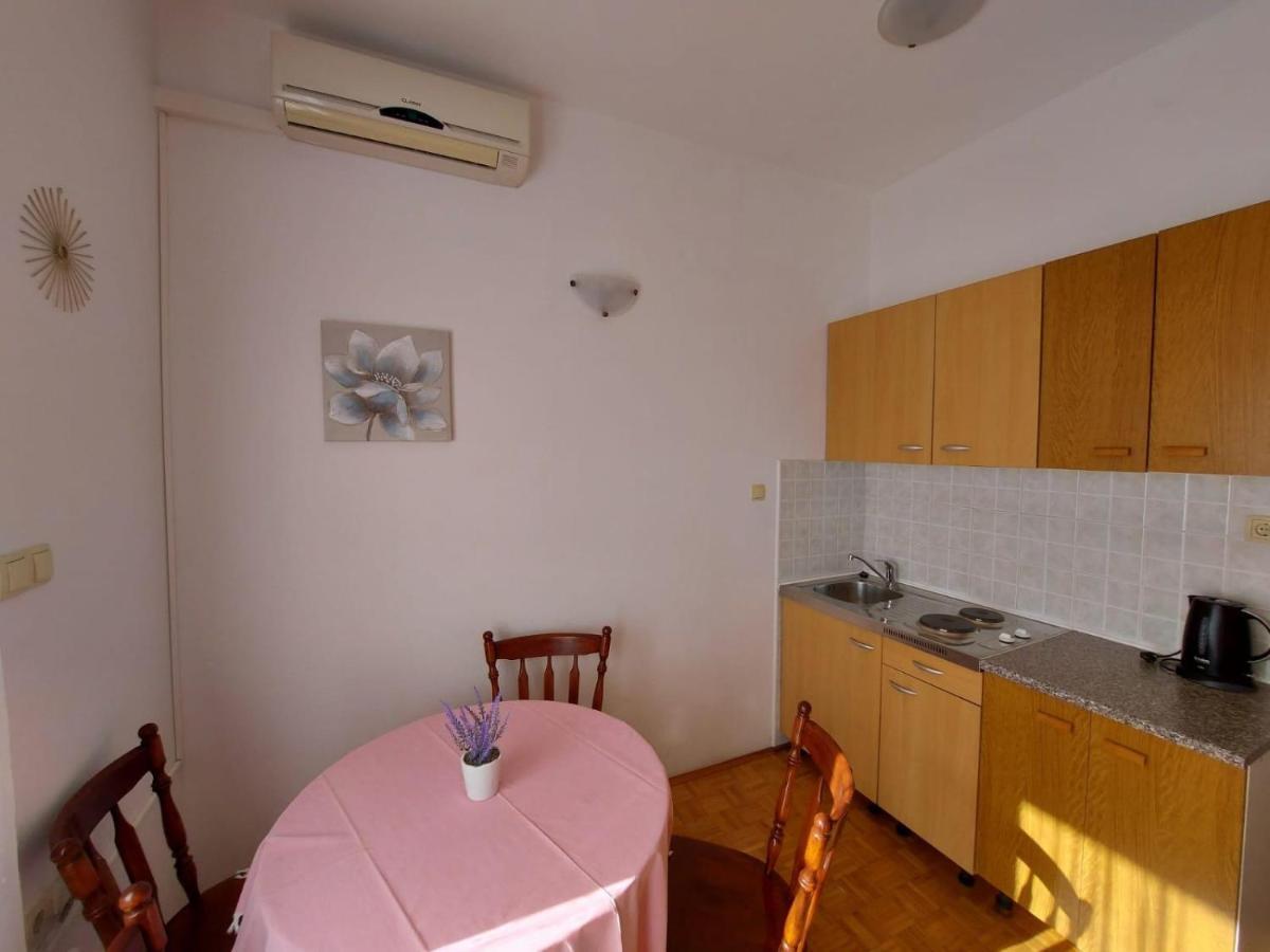 Apartments By The Sea Duce, Omis - 2731 Dugi Rat Zewnętrze zdjęcie